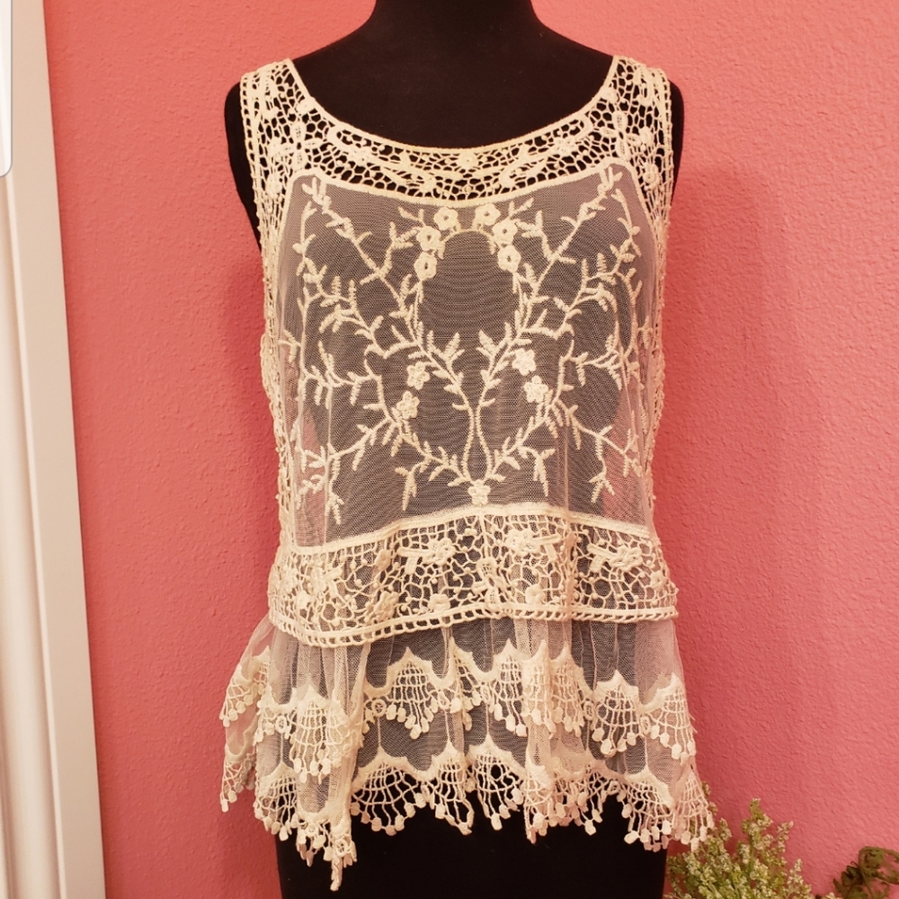 Sleeveless lace top
